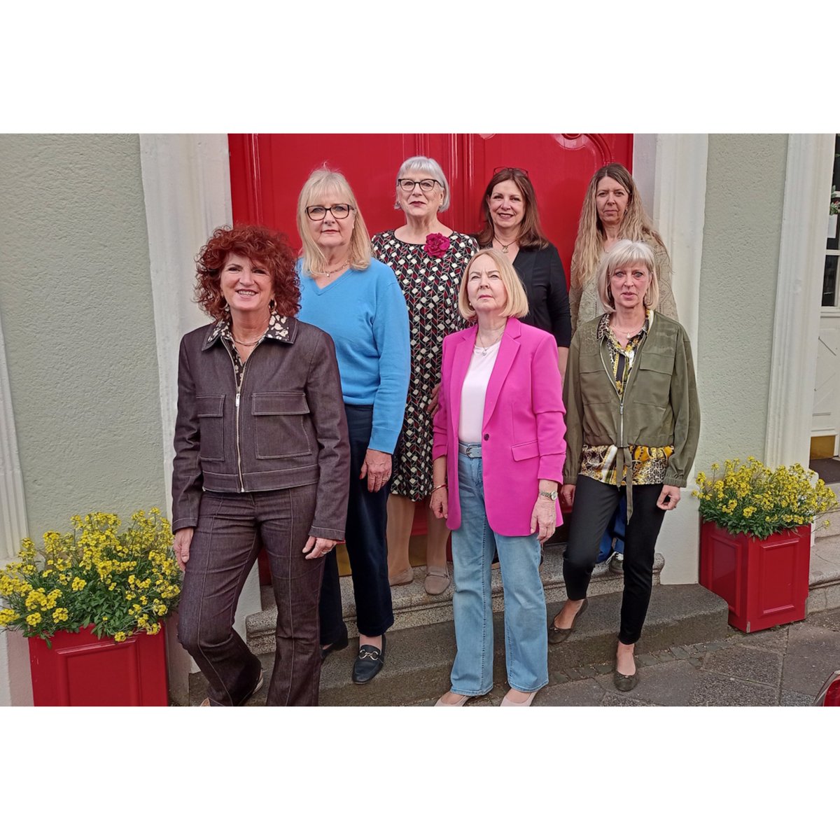 LBFF_sls's tweet photo. Neuer Vorstand im Zonta Club Saarlouis https://t.co/J6VFDFKVEn https://t.co/pc75w8vDVa