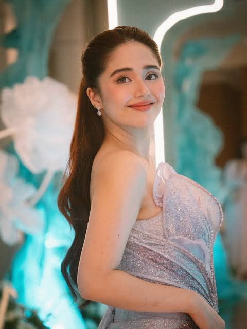 Team_JaydaOFC's tweet photo. Royal beauty Princess Jayda

JAYDALLIN ATXXIII
JAYDALLIN ATXXIII https://t.co/dwYNIr51d8