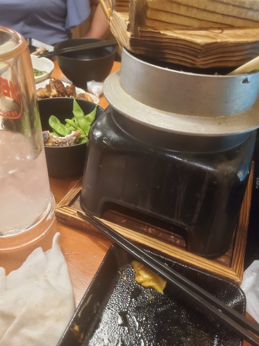 けろ tweet media