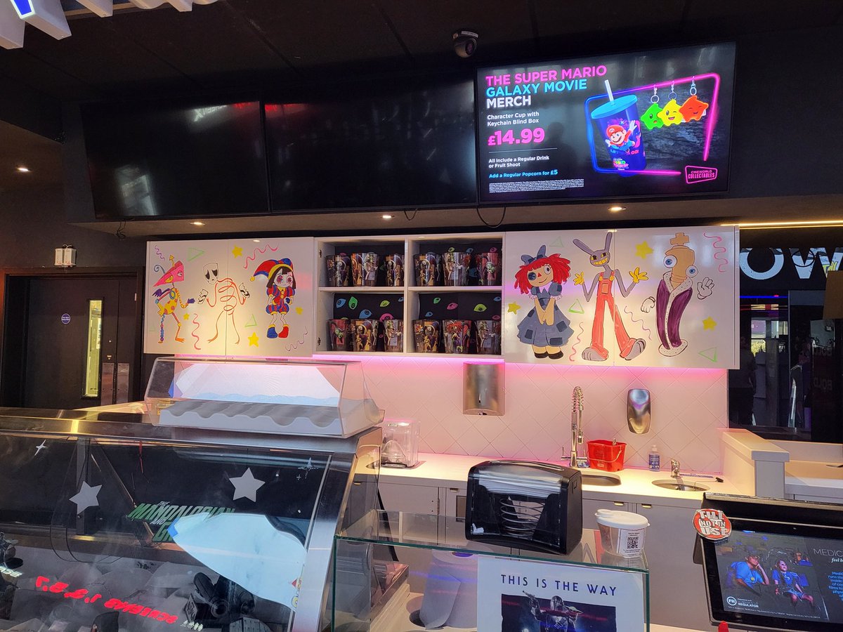 rainbowlemur's tweet photo. Some goobers spotted at @cineworld Brighton! 🎪 #tadcㅤㅤ https://t.co/W415JFsiDn