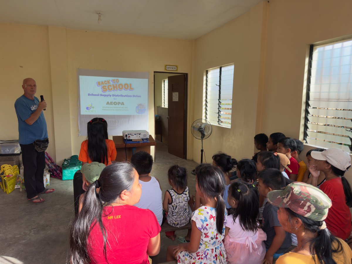 AidfiOrg's tweet photo. 📚🎒 AIDFI Supports AEOPA Students for the New School Year 🎒📚

Today, the Alternative Indigenous Development Foundation, Inc. (AIDFI) distributed school supplies to the children of members of the Ananggue Essential Oil Producers Association (AEOPA). https://t.co/wHVq7Wf2dX