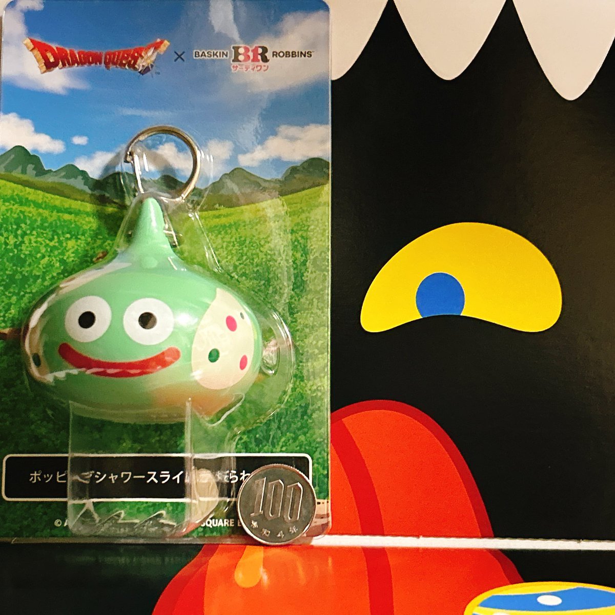 Ricure's tweet photo. サーティワンでドラクエコラボのセット買ってきたよー！
特典のスライムキーホルダーが思ってたよりめちゃくちゃでかくてかわいい。 https://t.co/qSGXtODo0i