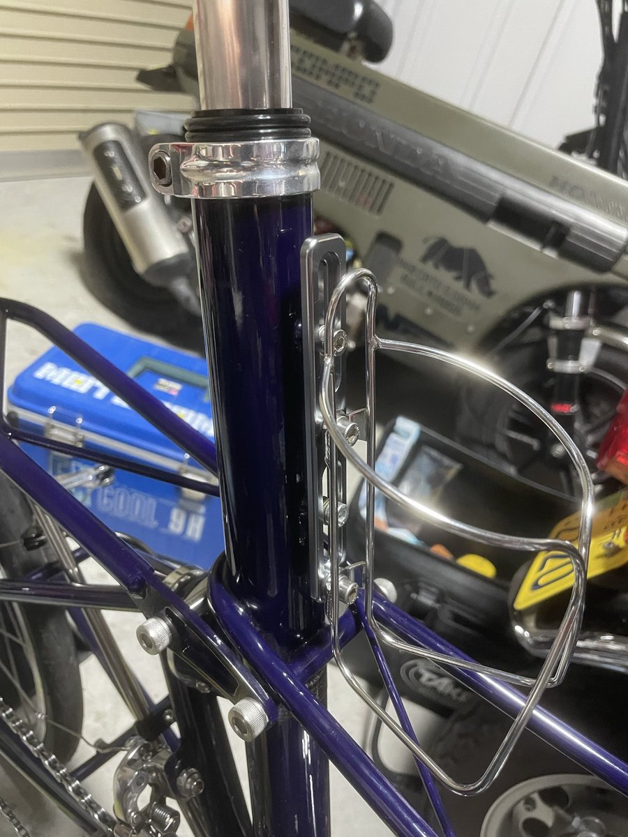 TScraft2's tweet photo. TSRにボトルケージ装着とシートクランプ交換👌
モールトンのクランプ系38mmやからこれしか無い🧐でも、rideaやからイイ切削してるわー✨ついつい触ってまう（笑）
#ミニベロ #tsr  #モールトン #高知 https://t.co/Lu1uzzgGkl