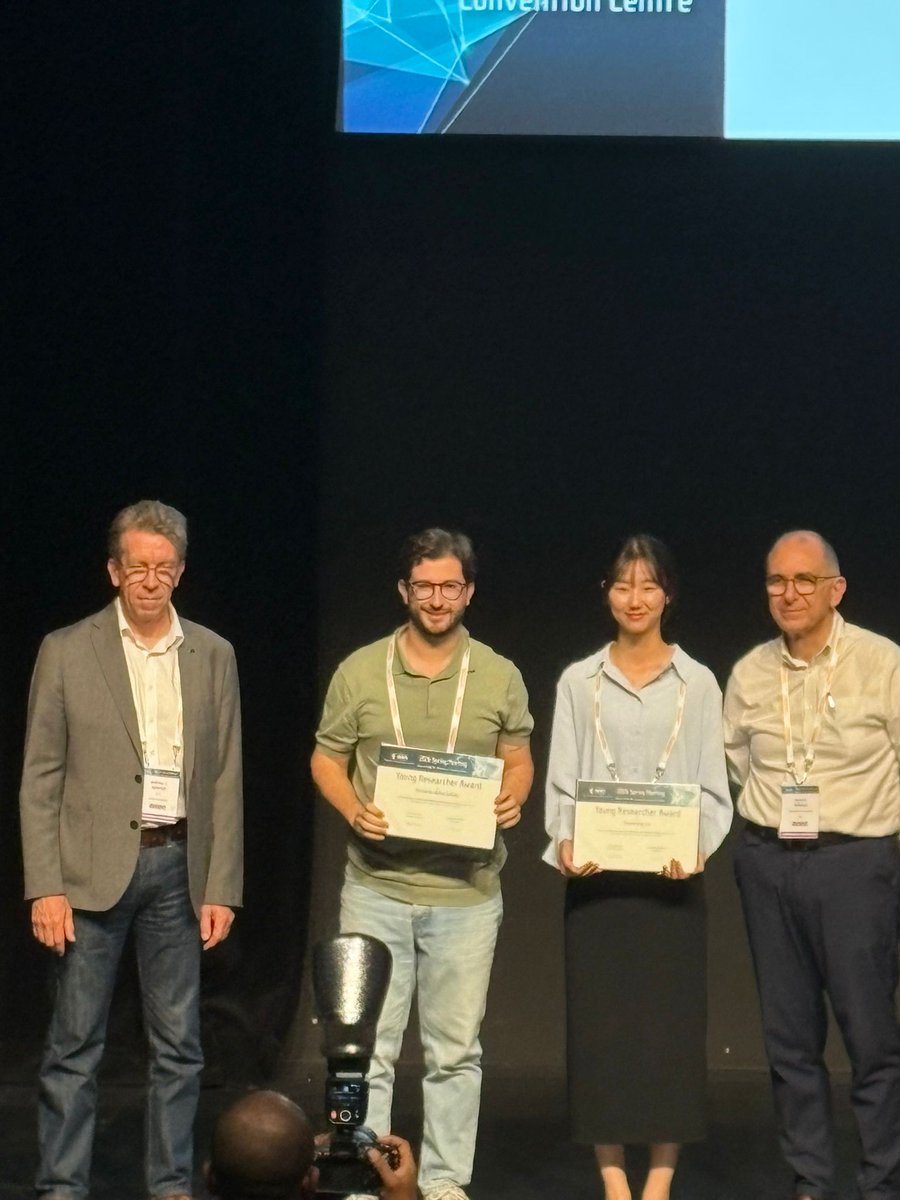 ICMSevilla's tweet photo. 🎉 Congrats to Fernando Núñez Galvez on the Young Research Award at #EMRS2026 🏆 (Nanogenerators &amp; Smart Sensing).

💡 Plasma-enabled 3D nanostructures for water‑droplet triboelectric nanogenerators + perovskite solar cells ⚡🌍

👏 Proud ICMS!

#Nanotechnology #Innovation https://t.co/v3xhBAz3ty