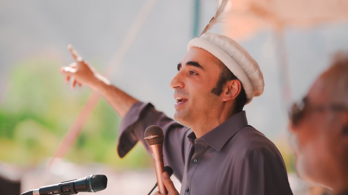 MediaCellPPP's tweet photo. چیئرمین پاکستان پیپلز پارٹی بلاول بھٹو زرداری گلگت بلتستان کے ضلع شگر کی تحصیل گلاب پور میں انتخابی جلسہ عام سے خطاب کررہے ہیں۔
@BBhuttoZardari 
 #ShigarMainTeerChaleyGa https://t.co/L1TIT7WrwL