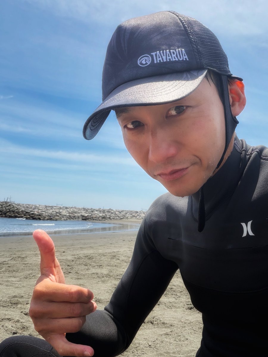 warcut's tweet photo. 富士山と江の島とえぼし岩に見守られながら

今日はホンマに

良い〜波だった♪🏄‍♂️🌊

聞く？🤙😉

つって笹貫のセリフも出てまうわww https://t.co/k1JhmZpnZL