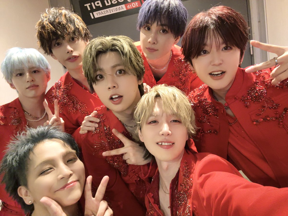 ayanoren_ReL's tweet photo. なぎ大好きだよーーー！！！！！！！！
この先もぜったいずっと友達！！！！！！！！
パリパリにいてくれてありがとうー！！！！👊🏻💛🦖 https://t.co/Kh0Uckmedk