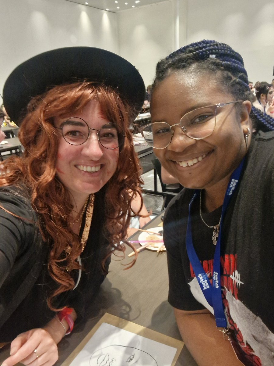 EmVp6's tweet photo. Meeting the wonderful @DEATHDORKS again at the dbd make up workshop was awesome ❤️ https://t.co/nd8uxDimba