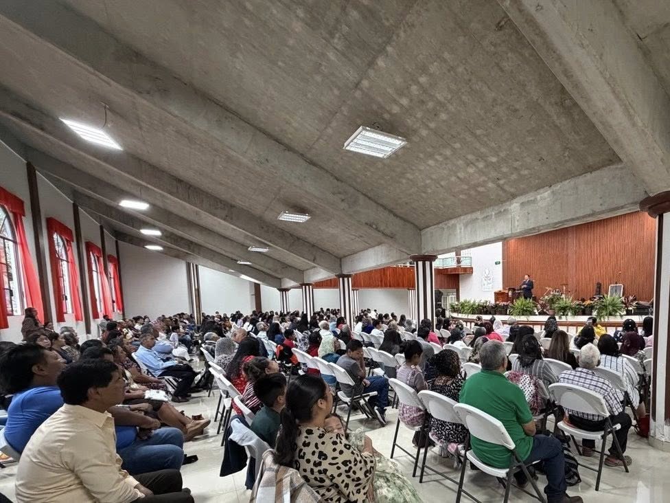 diazpabon's tweet photo. ¡Gracias por orar!  
Anoche terminamos la celebración de Pentecostés en México. Fue maravilloso.
@CarlosSeise https://t.co/HItA8ZsYdd