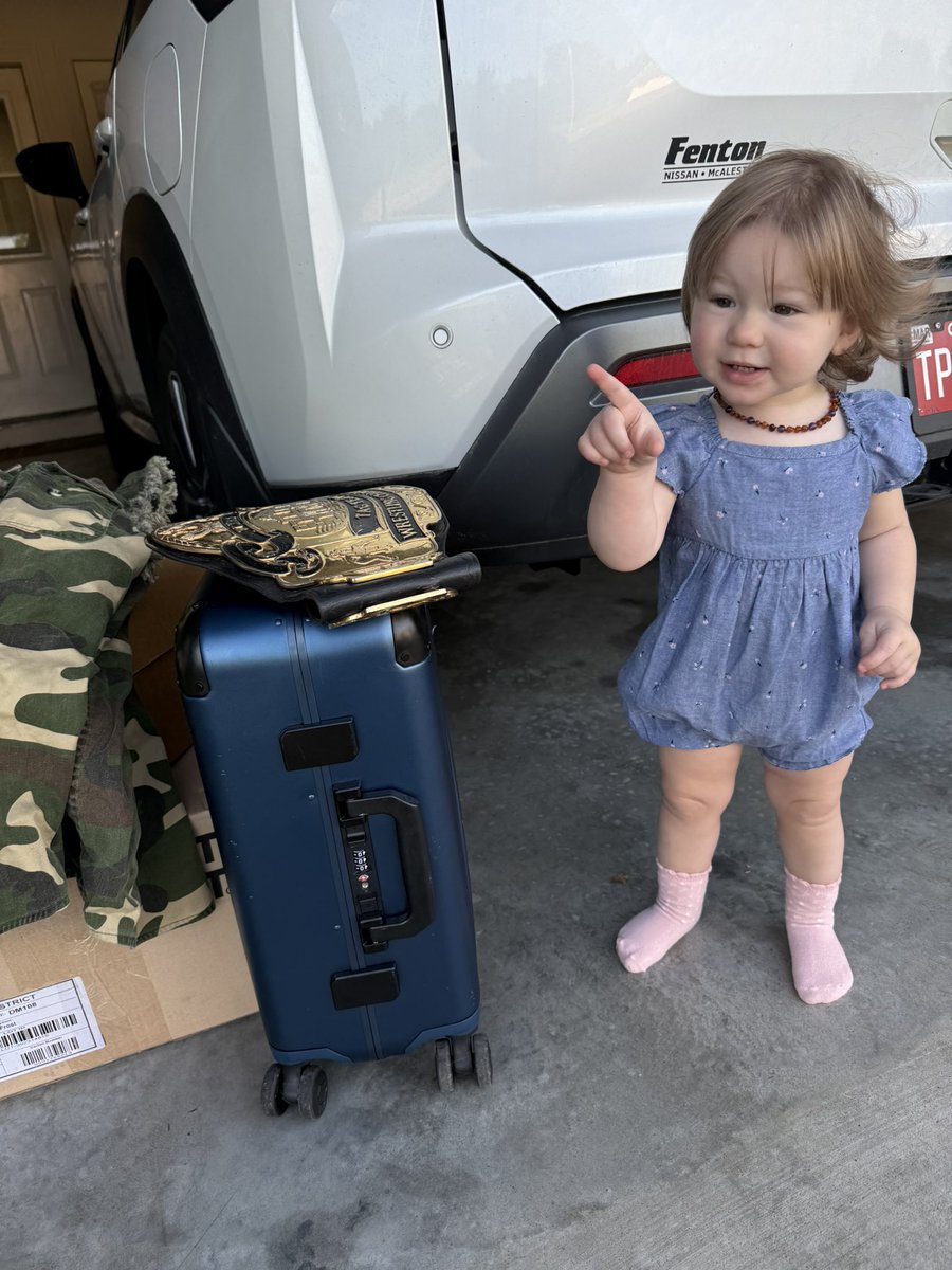 BattleBornFox's tweet photo. I drove all night for this moment 🥹❤️Luciana helping me unload my gear & championship title this morning❤️🥹 I didn’t want to miss a second with her. So, Colt & I drove all night after defending our NWA - Texas Tag Team Championships in San Antonio in front of a red hot, jam packed Dogg Pound crowd last night… & Saturday we put them on the line in Rockwell TX @ EPW… TRUE. TRAVELING. CHAMPS. #ProWrestling #GirlDad @NWA @Phenom_Jazz #RodneyMack @dpcwrestling @EphesiansPro