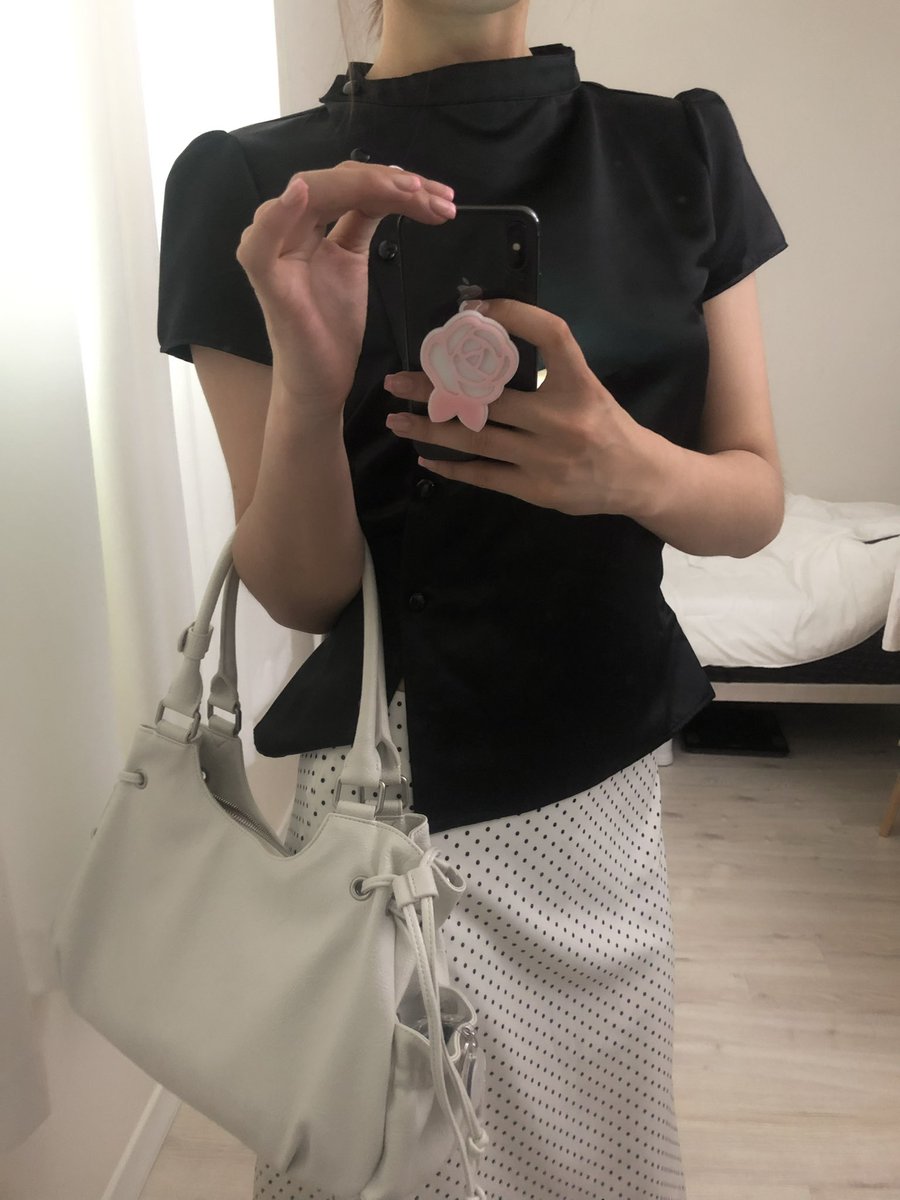 kunmandooo's tweet photo. 지루하지 않게 입어봅시다 ㅋㅋㅋ https://t.co/PuLoIf5bJf