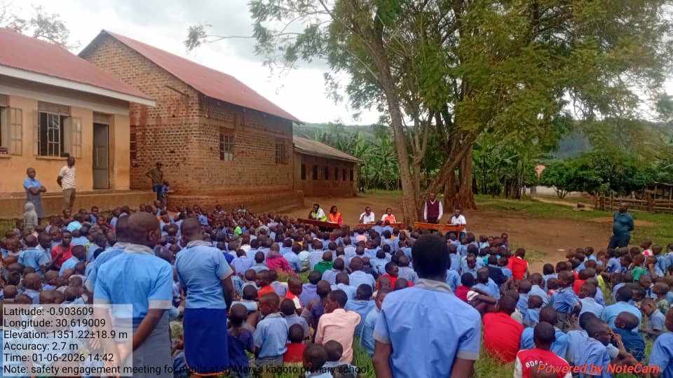 Chrbertconsult's tweet photo. Community Dev'pt  Expert @Chrbertconsult addressing pupils during a safety engagement at Mary’s Kagoto Primary School. The initiative aimed to equip learners with essential safety knowledge &amp; foster a culture of awareness, responsibility, &amp; protection within the school community. https://t.co/g957knULnm
