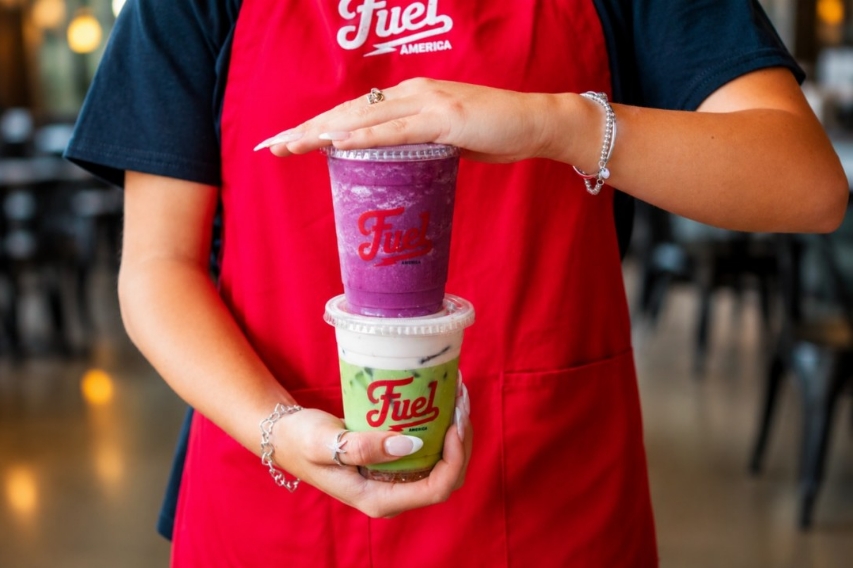 FuelAmericaCo's tweet photo. Double the drinks, double the obsession 💚💜 Try our Pitaya Smoothie and Strawberry Matcha with Strawberry Cold Foam! Which one are you grabbing first? #matcha #smoothie #cafe #drinkstagram #coffee #aestheticdrinks #matchalatte #icedcoffee #barista #summerdrinks https://t.co/KU1XofiQHa