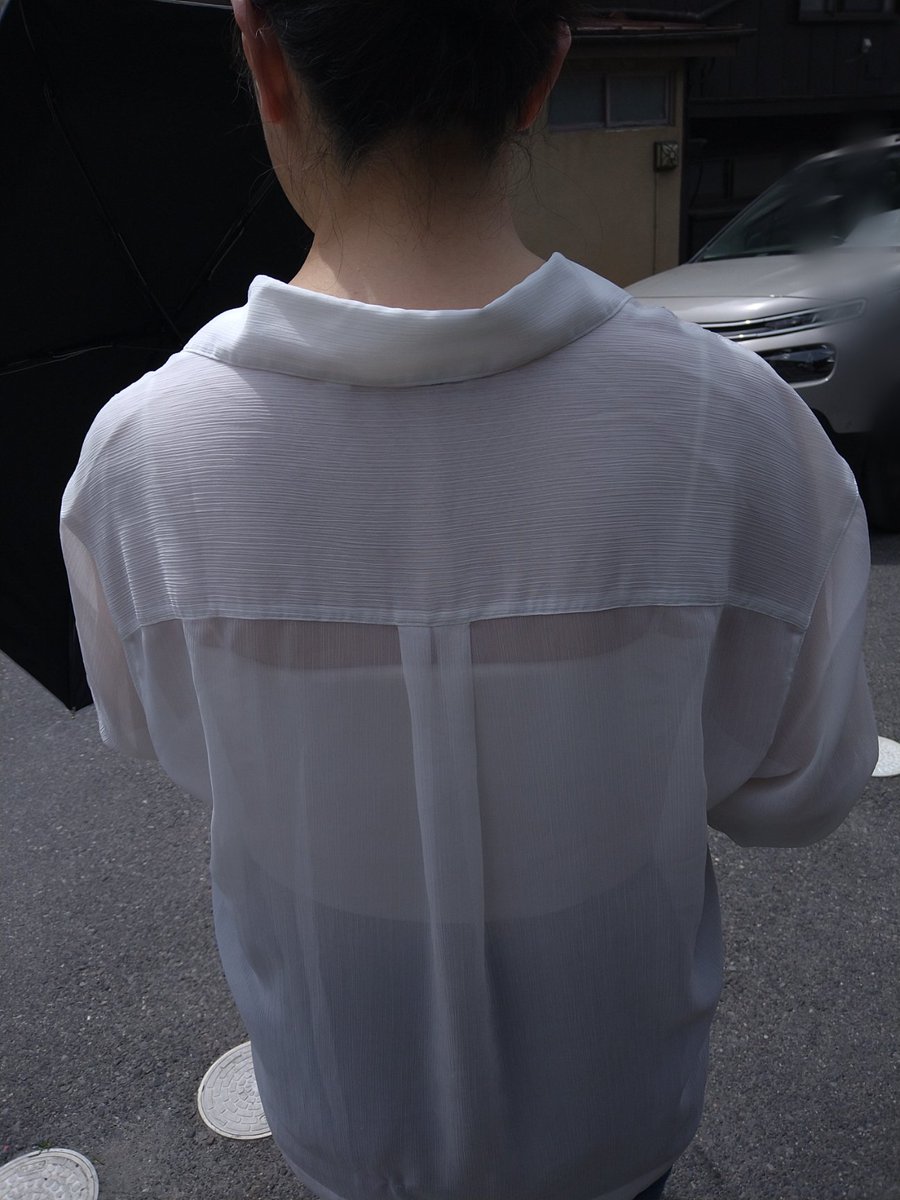 coltwife's tweet photo. 夫婦でお出かけ。思ったより透けていました。妻に「キャミソール丸見えだよ」と言うと「男の人の視線を感じる」と話してました。寝取られ性癖には堪りません。 https://t.co/IuEm7bCIBL
