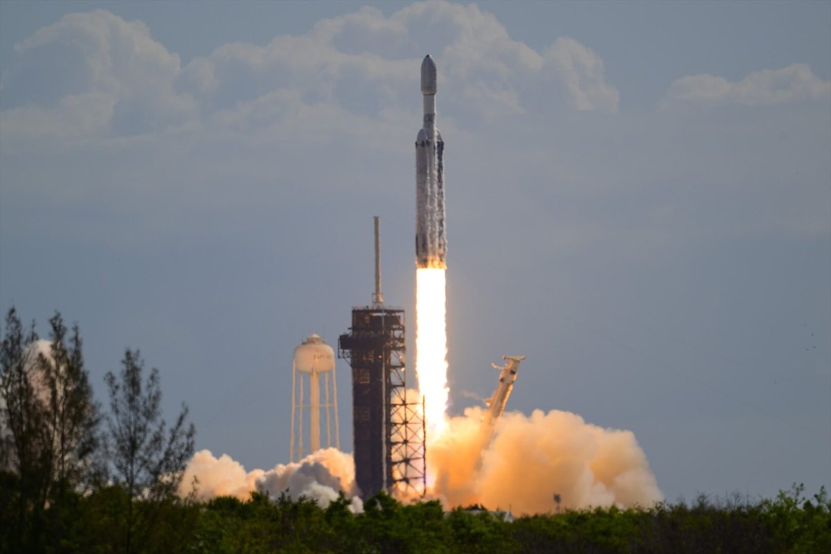 afectbloqaereo's tweet photo. Cómo @SpaceX  podría convertirse en la empresa más valiosa de la historia https://t.co/zPd4Tzj6Pz @libertaddigital https://t.co/IX9loplfHC