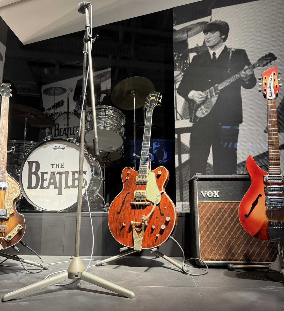 fredgretsch's tweet photo. #gretsch sighting deutsches museum munich. thanks ben. https://t.co/iAYfpi59kD