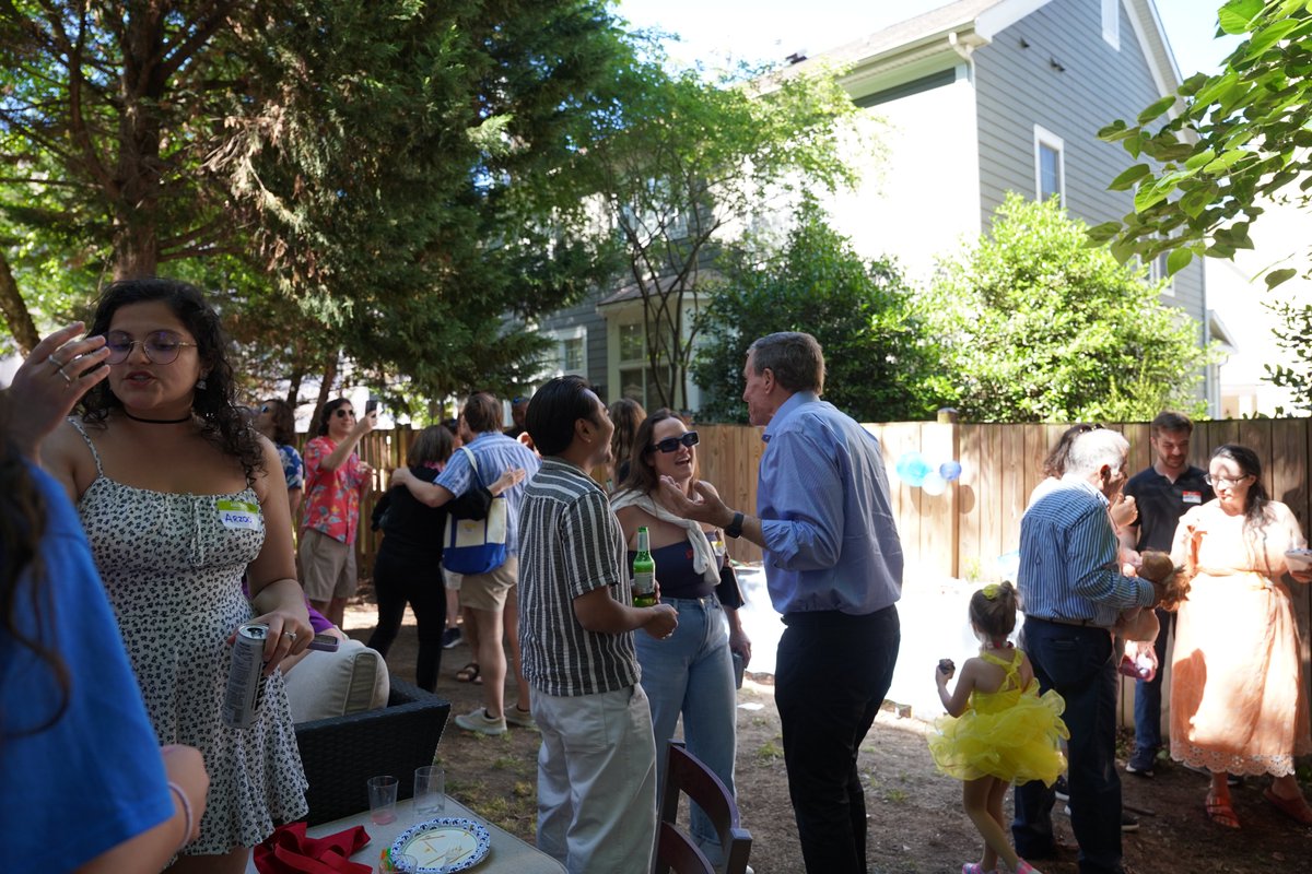 MarkWarnerVA's tweet photo. Great to join @ArlingtonYDs at their annual barbecue! Thanks for the energy and commitment you all bring to supporting Democrats up and down the ballot. https://t.co/b9R56rpeZC