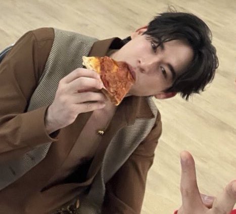 ᵇᵃᵇʸ𝓖🐧🪽 tweet media