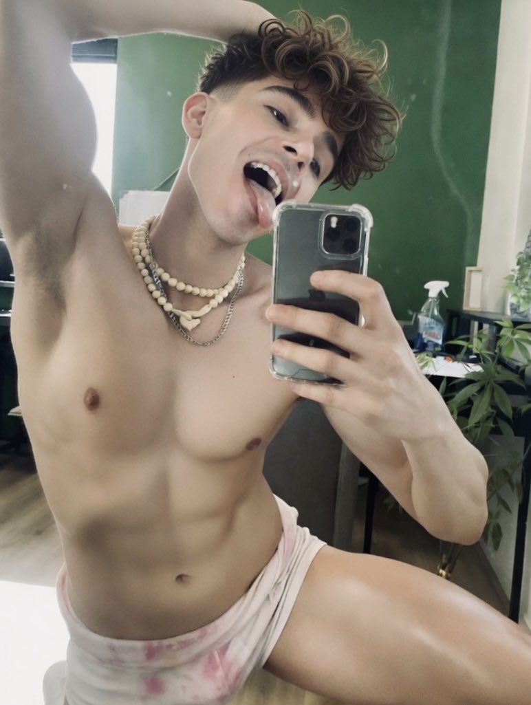 Dutch_AlexXX's tweet photo. @b0n0v0x_b8 @Bi_fit_hung https://t.co/x6J1wg0u98