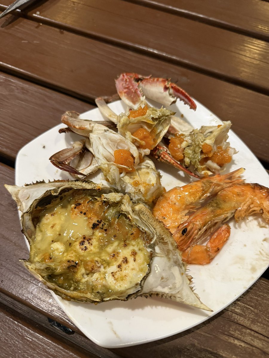 doublesom2's tweet photo. 이제 앞으로 캠핑가면 꽃게 사가기🦀

암꽃게구이와 고기 조합은,,, 항상 옳아요,,,💥❤️ https://t.co/xdDCjLEP62