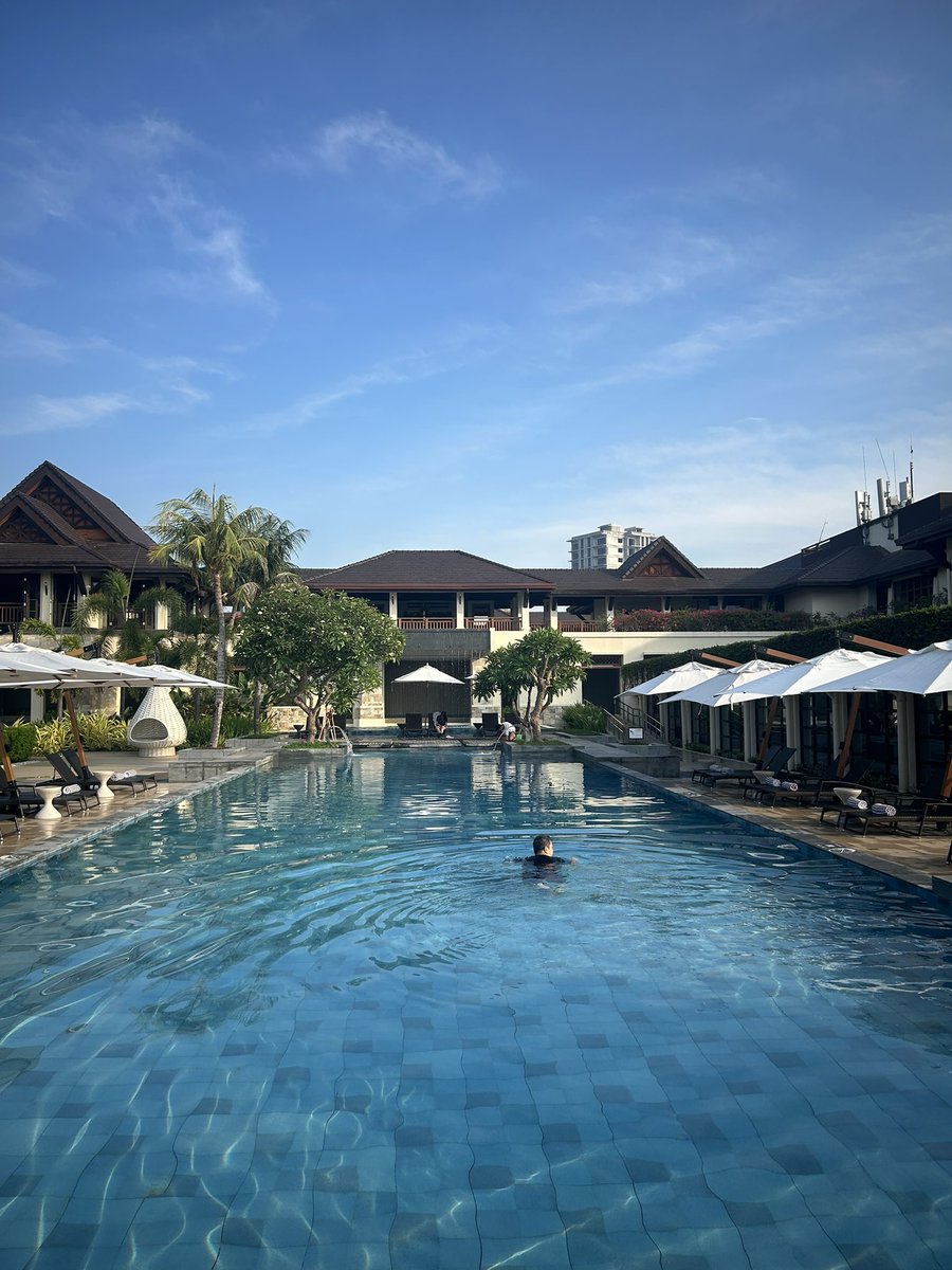 hanamisa1116's tweet photo. Crimson Hotel🏝️ https://t.co/kbfPVQfzr1