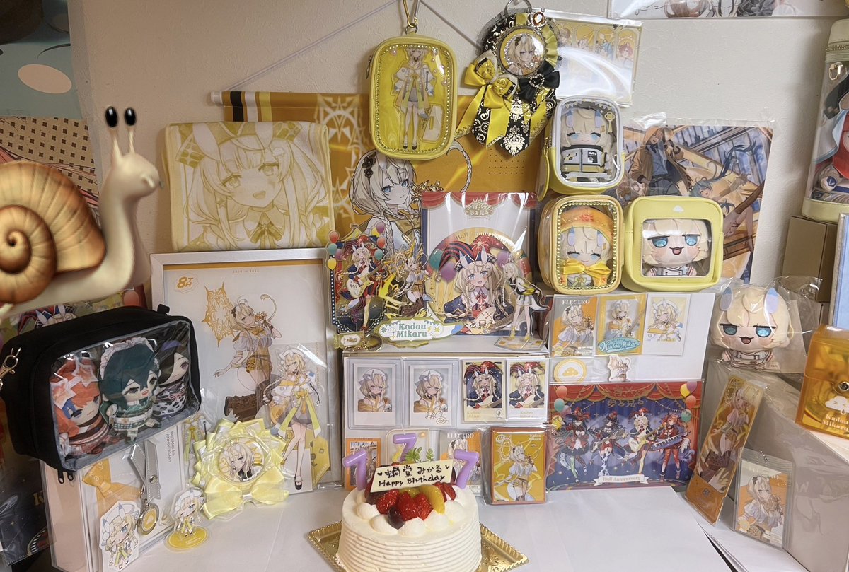 Takami_Chika_1's tweet photo. みかるん、お誕生日おめでとう🎉
お誕生日ケーキを買ってきて、名前も書いてもらって可愛く仕上げて貰いました☺️
いつも楽しい配信をありがとう、みかるんの自由気ままな所やギターを演奏するカッコイイ所など全てが大好きです🫶
今年も素敵な一年となりますように…☺️
#みかるんみて
#蝸堂祝う2026 https://t.co/6yZy4DRbLH