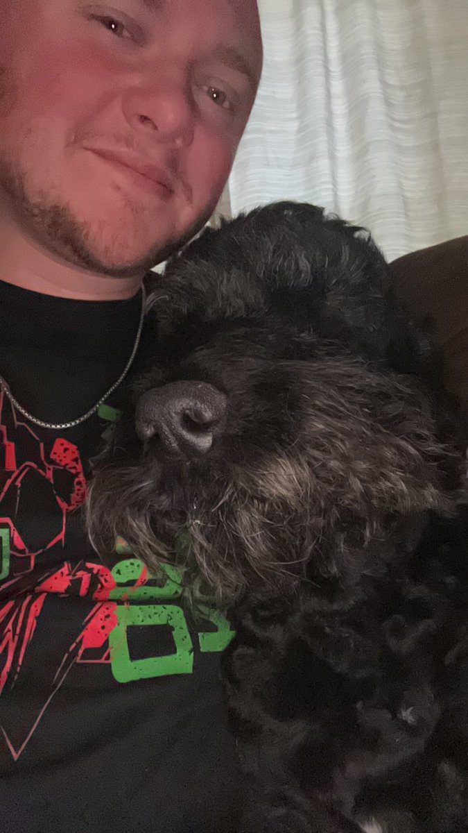 Not_Jake_Conn's tweet photo. Dex and I grew up and watched @ChilledChaos for the past 9 years together. Dex passed away on Thursday and Chilled retired over the weekend. Been a hard week but it was an amazing way to grow up. https://t.co/EyZ9L4hCjX