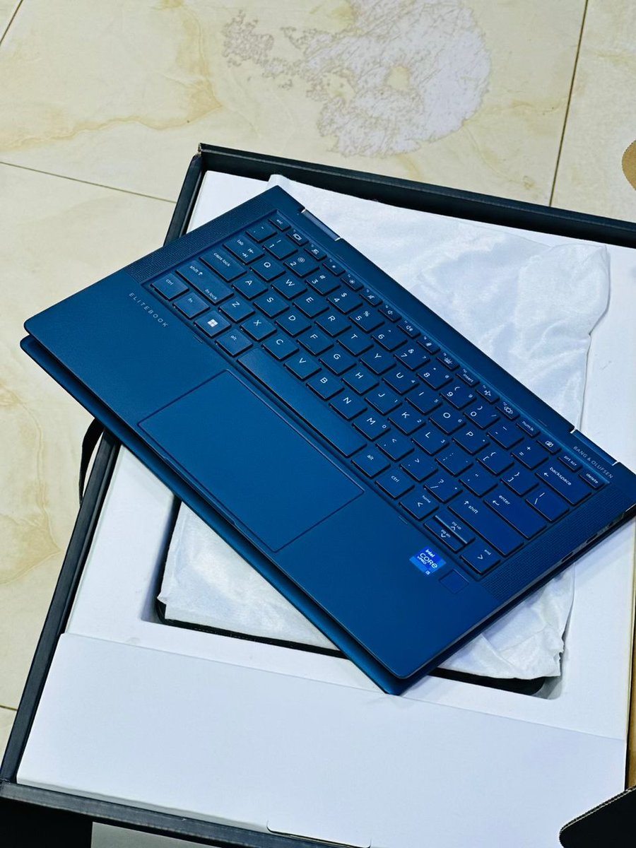 kyeruphiona's tweet photo. At only UGX 2.5M 
Hp Elite Dragon Fly
Touch Screen
11th Generation 
Intel core i7
16GB RAM 
512GB SSD 
Backlit Keyboard 
Warranty Cover✅
Free Mouse✅
Reach to us via; https://t.co/LwAFDX2waB https://t.co/KVeTmWzd0s