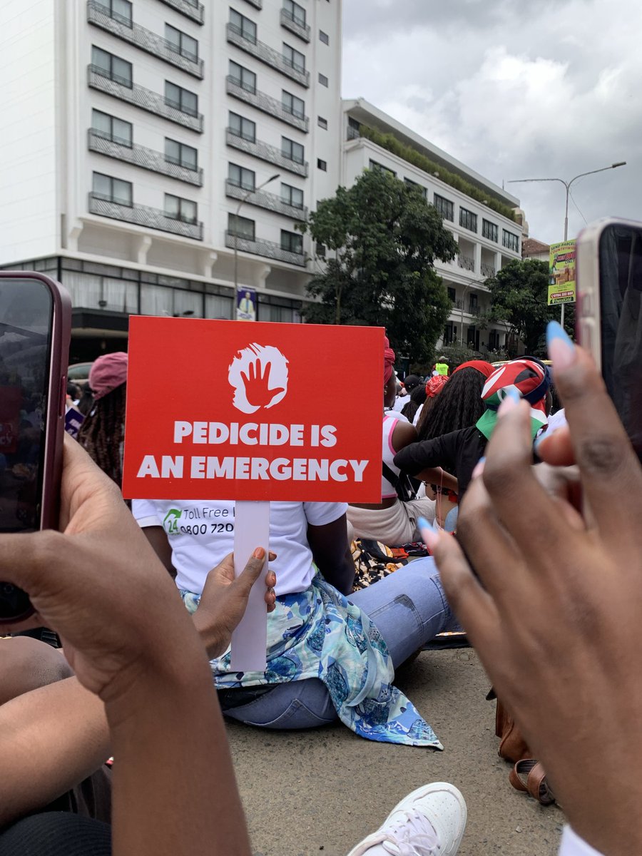 donewitheclan's tweet photo. #stopkillingwomen
#endfemicide #endpedicide https://t.co/lc2egbZpX5