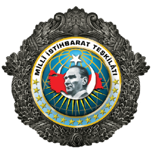 hapgundem's tweet photo. 🚨 MİT, Siber Suçlarla Mücadele ekipleri ve İstanbul Cumhuriyet Başsavcılığı’nın ortak operasyonunda, Türkiye’nin en büyük kaçak maç yayını platformlarından biri olan Selçuksports’un kurucusu Selçuk Yılmaz Denizli’de gözaltına alındı.

Yetkililer, platform üzerinden kaçak Süper Lig yayınları yapıldığını ve kullanıcıların yasa dışı bahis sitelerine yönlendirildiğini açıkladı.

#SelcukSports #MİT #SiberSuçlar #KaçakYayın #SüperLig