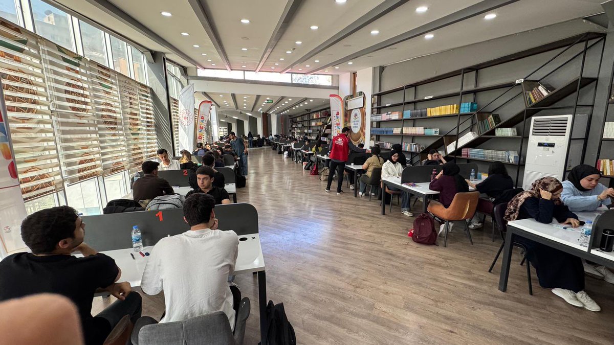 SanliurfaGm's tweet photo. KPSS ve AGS öğrencilerimize özel KPSSve AGS denemeleri Gençlik Merkezimizde! 📚 Denemeler sonrasında rehber hocamız, her öğrencinin güçlü yönlerini ve geliştirilmesi gereken alanlarını analiz ederek, başarıya giden yolu birlikte çizecek. Başarı burada başlar! 🔑🎯 https://t.co/kcdnrJ8lGV