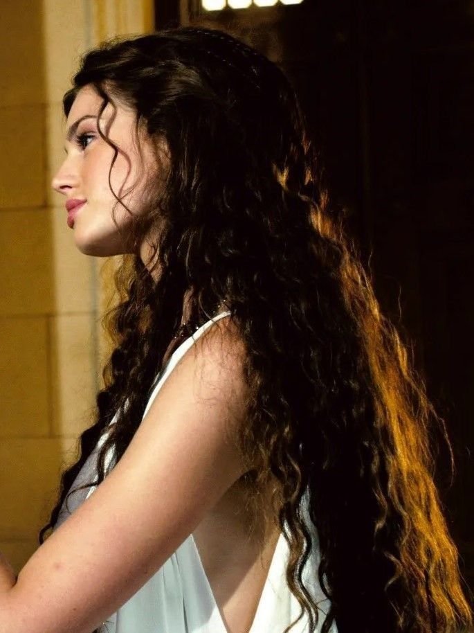 solisteres's tweet photo. Society tells women to cut their hair short after 50. Ancient traditions understood something different. Across Europe a woman's long hair was regarded as a vital symbol of beauty, health, femininity and dignity. A visible expression of the life force she carried within. https://t.co/WKG3GomcjT