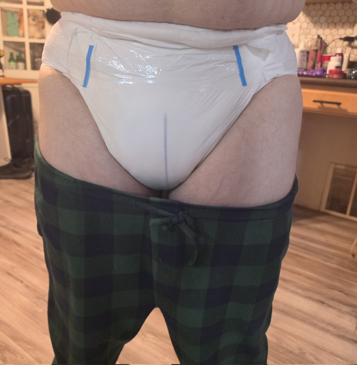 CurldaddyAD's tweet photo. He really likes these. https://t.co/NmNksPAaQO