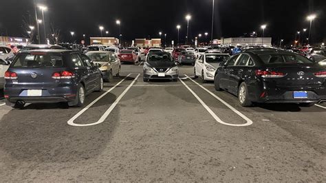 SpitefulMidget's tweet photo. @OnTheBeach1932 @NormanH75664780 @jaimerh354 Like the parking at Costco https://t.co/WIDSS7Zhp5