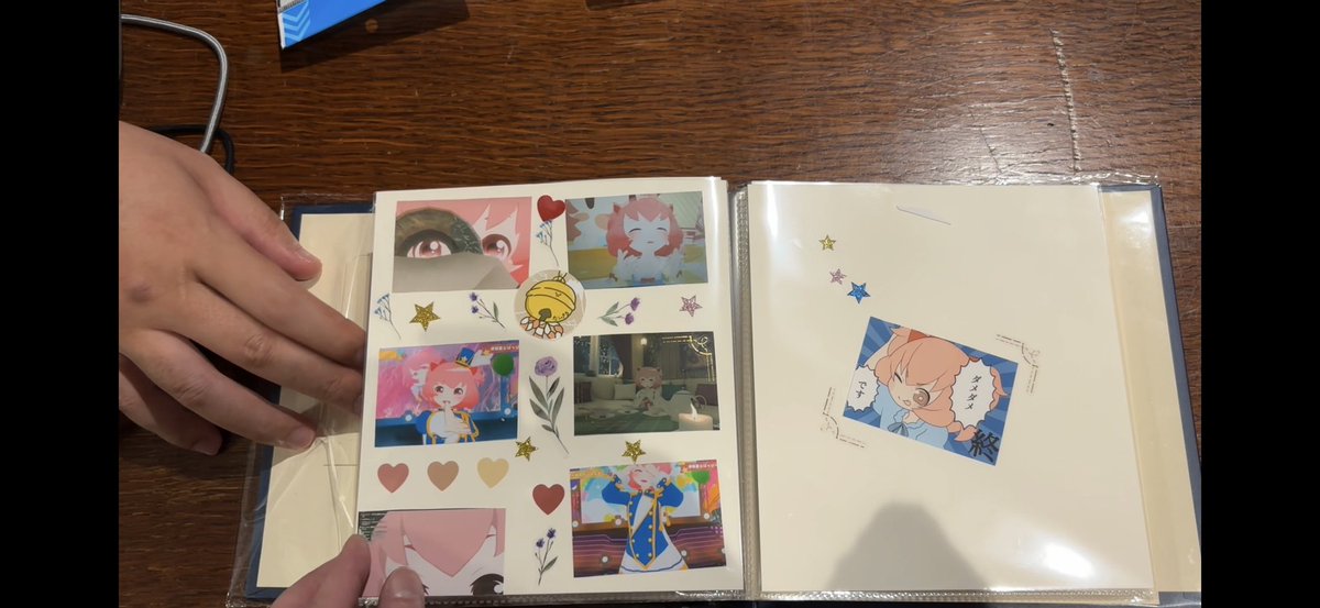 izanagigi03's tweet photo. #桃星愛花 
 #まなとも 
オンライン寄せ書きのメッセージとイベント現地での手書きメッセージ、スクショやFAなどを集めて一冊の本にさせてもらいました！
現地で沢山のお手伝いありがとうございます！現地で私はほとんど何もしてないw準備しただけー！！
素晴らしいプレゼント🎁になって皆ハピハピ！ https://t.co/tGLgZDA1dA