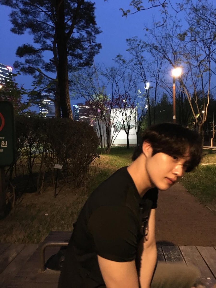 cixfixkr's tweet photo. this hyunsuk.                       this seunghun. 

🤎🖤 https://t.co/4AUCznMzlw