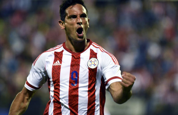 Maikel_MRP's tweet photo. Este señor jugador quedará fuera del Mundial como si nada. El que siempre rindió, juegue donde juegue. El goleador en los mejores momentos de nuestra historia. Qué poco valoramos a los nuestros, qué poco respetamos la bandera. Pero bueno, por algo estamos como estamos. https://t.co/YdfrIVTU4n