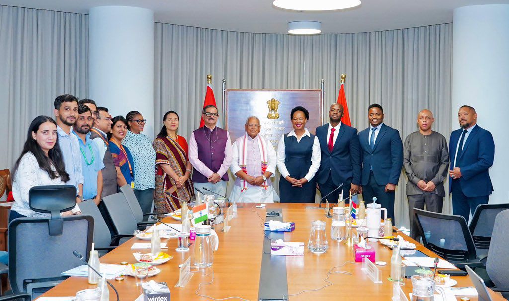 minmsme's tweet photo. Hon’ble Union Minister of MSME, Shri @jitanrmanjhi, today held a bilateral meeting with Hon’ble Minister of Small Business Development, Republic of South Africa, Ms. Stella Tembisa Ndabeni at Kartavya Bhawan, New Delhi. The discussions focused on strengthening MSME cooperation in areas such as access to finance, digitalization, entrepreneurship, skilling and enterprise development, reaffirming the shared commitment of both nations towards inclusive growth and a stronger MSME ecosystem.

#UdyamiBharatViksitBharat #MSME #entrepreneur #employment #empowerment