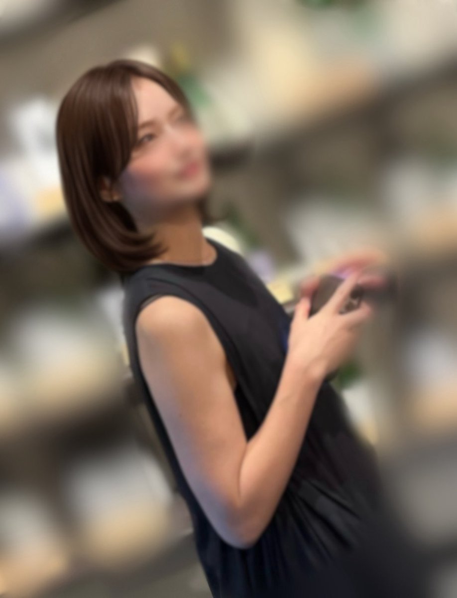 Kimagureeros's tweet photo. コレがこう

メイクによって
表情変わる妻が女優過ぎる❤️
実はみんなが見た事あるような
メディアに出るお仕事してたんです🤭

欲に正直でオチンポ大好きなの
最高にシコくないですか？

皆さんがリポスト多めにしてくれたので
いつもより長めの動画です🎥

300以上のハメハメ動画
視聴してシコってくれると嬉しいそう
https://t.co/ffiY8B6FsO