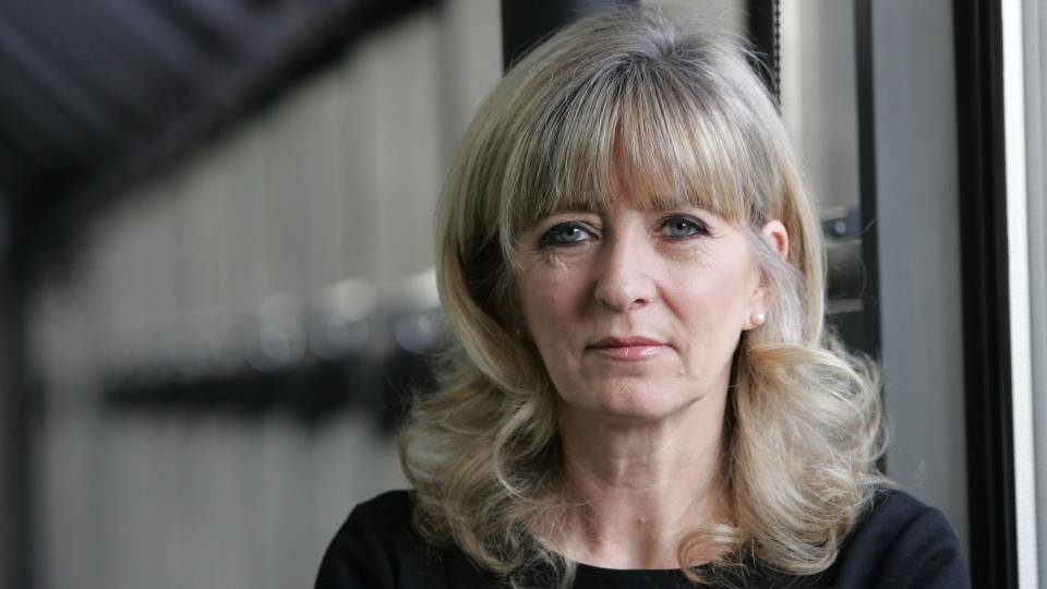 BaldanFrederic's tweet photo. LE VISAGE D'UNE FEMME EUROPÉENNE COURAGEUSE QUI A DÉFENDU NOTRE DROIT À LA TRANSPARENCE FACE À URSULA :

🔴2022, elle pointe la Maladministration : 
« Aucune tentative sérieuse n’a été faite pour retrouver les SMS. Cela ne respecte pas les standards de transparence de la Commission. »
🔴2024, elle compare la Commission à la Mafia sicilienne : 
« Des puissants consiglieri non élus dirigent la Commission von der Leyen. Je n’ai jamais rencontré la présidente en 11 ans. »
🔴2026, elle qualifie la Commission d'anti-démocratique : 
« Garder l’information pour soi sur les décisions et les contrats vaccins, c’est élitiste et anti-démocratique. La Commission traite les citoyens comme s’ils ne pouvaient pas être dignes de confiance. »

Et s'il fallait encore en rajouter : 

« ... comme toute cette affaire autour de la Covid-19 et des contrats de vaccination… même si les recommandations que j’ai formulées étaient juridiquement fondées et valables… elles n’ont tout de même pas été suivies »