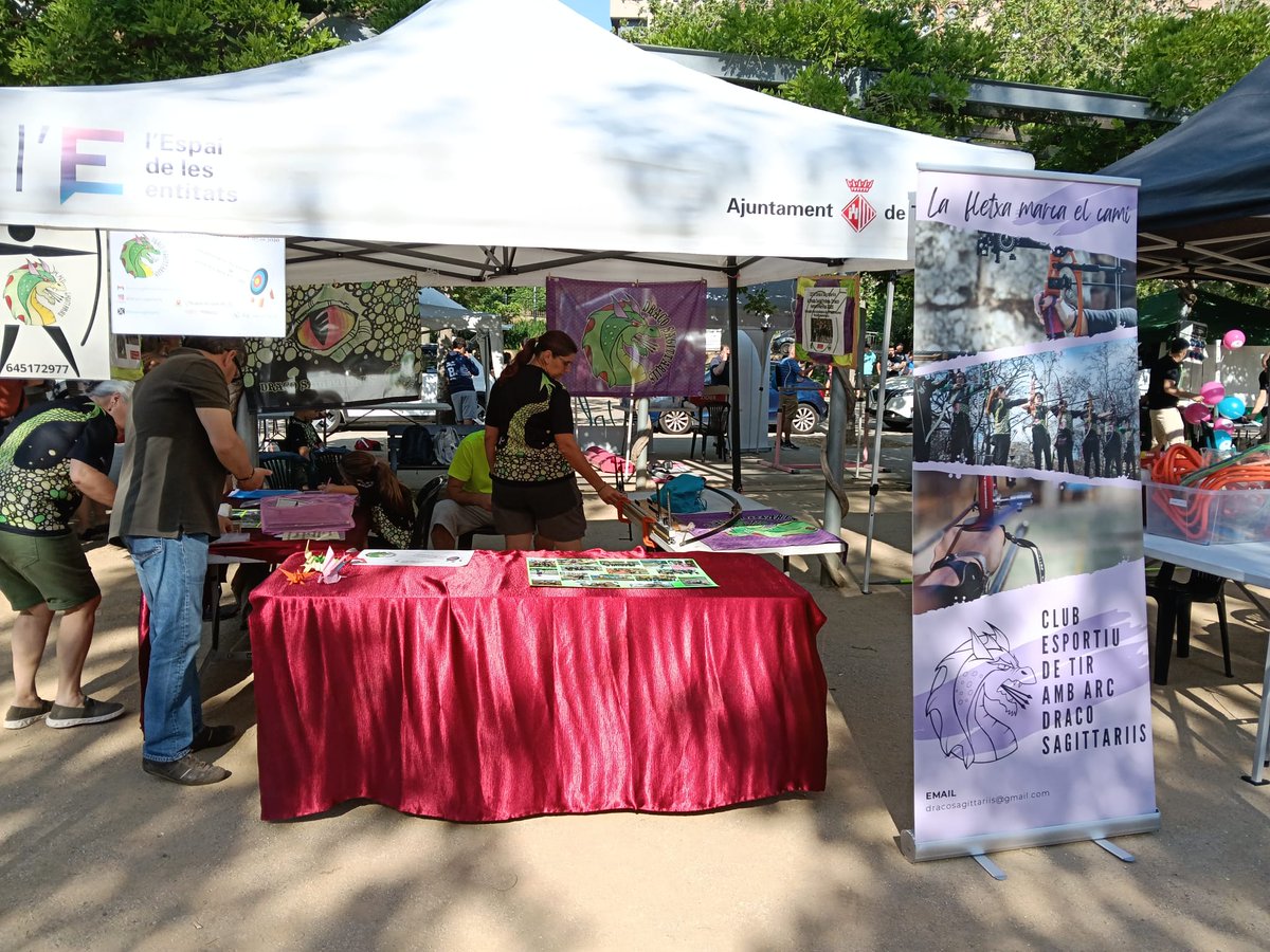 dracosagit2020's tweet photo. A banda de competir a Esclanyà, Barcelona o Valladolid, el cap de setmana també hem estat presents a la Fira de l'Esport de l'@ajterrassa. El nostre curs de cordes d'arc ha tingut molt bona acollida! Gràcies a tots els què hi heu passat i us heu interessat per aquest esport!🎯 https://t.co/BOcEjYghkH