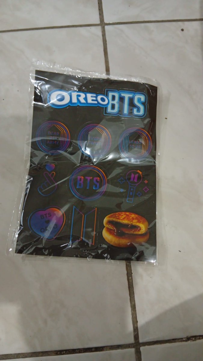 HoncaPocaa's tweet photo. Oreo x BTS sticker i got it🤭🤭 https://t.co/J8Vj5t71QM