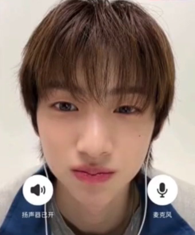 티티 tweet media
