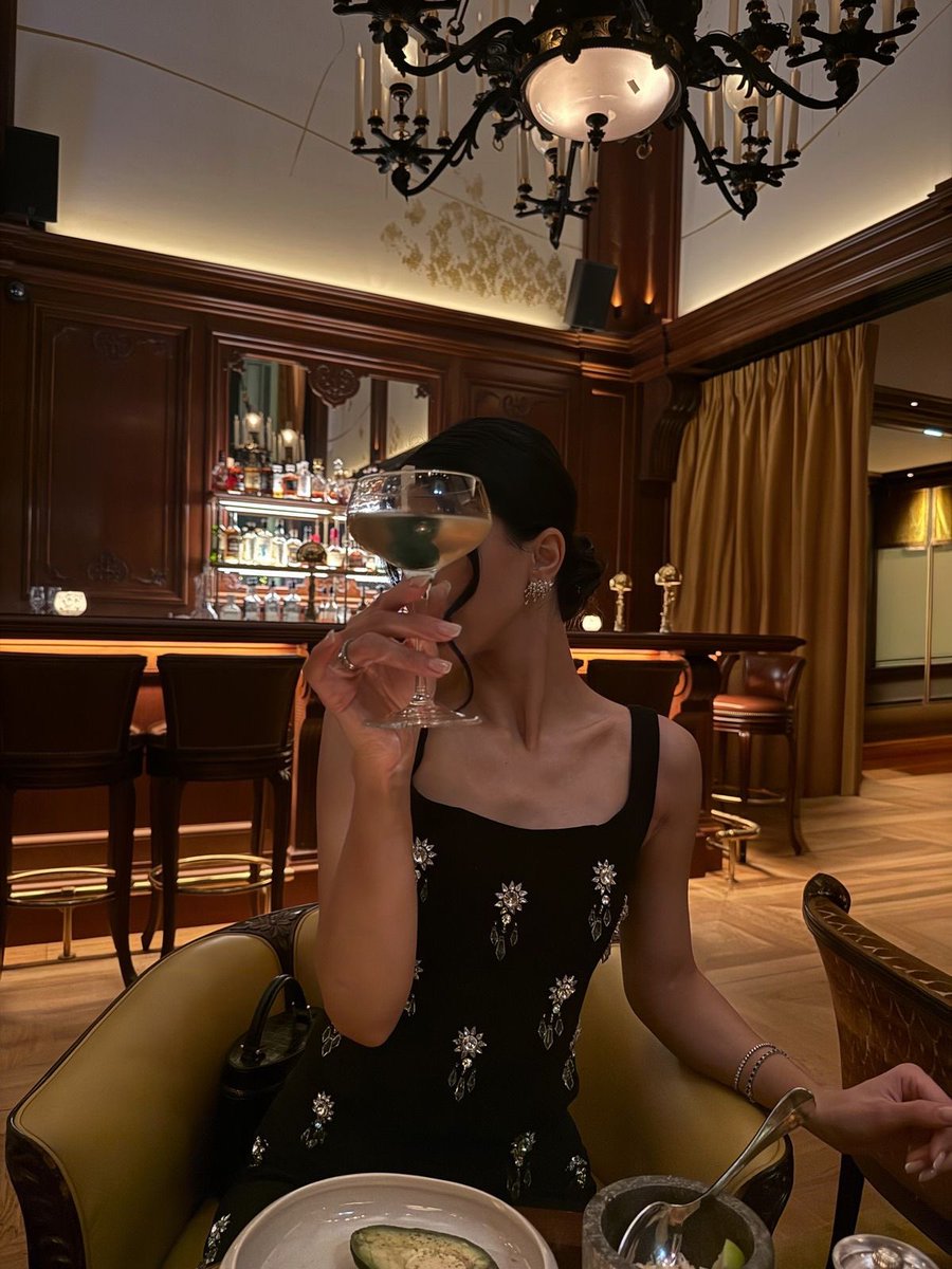 Diorgirlx's tweet photo. becoming the girl of my dreams https://t.co/ZydSwzuSjH