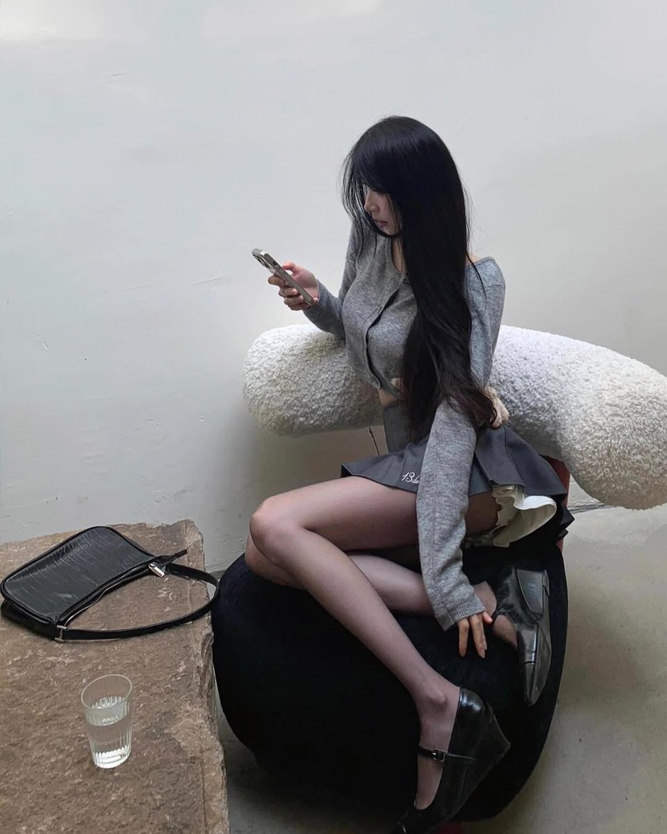 ningmenga02's tweet photo. 你要好好照顾自己 渴了就喝酒 按时抽烟 饿了就睡 没钱就去偷去抢 牙疼就嚼槟榔冷了就穿短袖 谈了就分吧 骑车快点很帅的 生病了也别去找药吃 干啥别干人事 争啥别争气 也一定要天天伤心 知道了吗 https://t.co/XYcV2PirlS