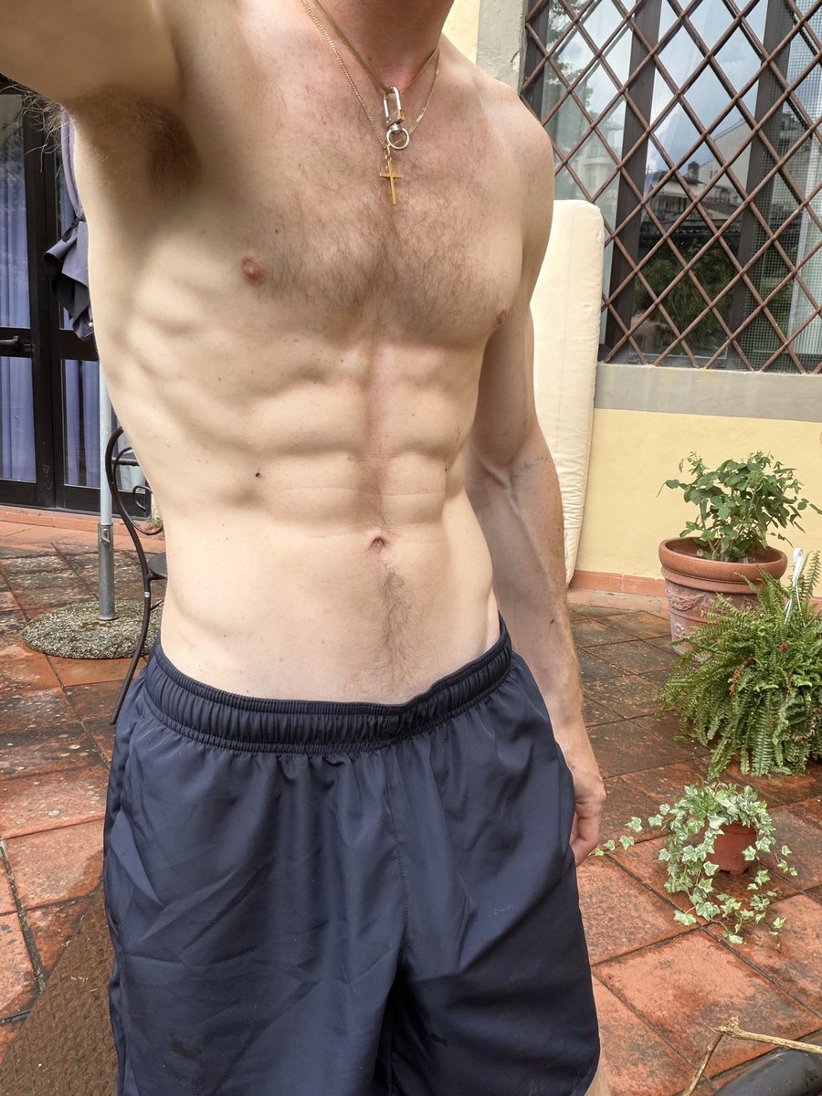 gingercock13's tweet photo. I love to garden ! https://t.co/3ixH3pn4KZ