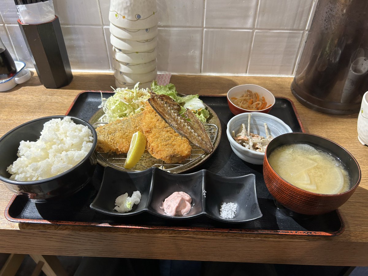 8popcorn81's tweet photo. #魚と米
#馬喰横山
#追食
#渡部ロケハン
＃アンジャッシュ渡部がいつか地上波のグルメ番組に出ることを夢見てロケハンする番組

サクサク黄金アジ定食🐟
画面越しに何度も想像した味がそのまんまの味で舌に届いて「やっぱりこの人の“うまい”は信じてよかった」って。
😊心の中でガッツポーズ https://t.co/blj6umd0su