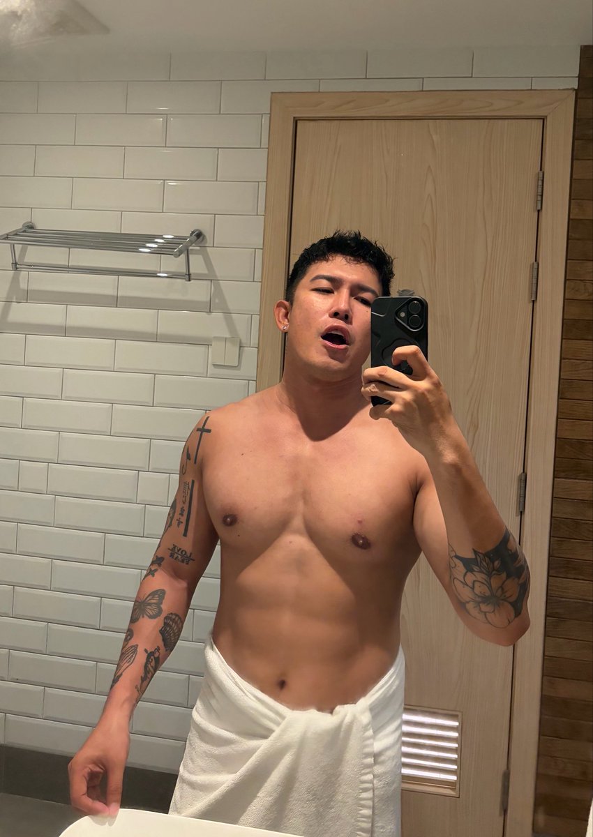 JeddKnight's tweet photo. Naligo na ako, i’m cominggg😈 https://t.co/hPg9k4e6g0