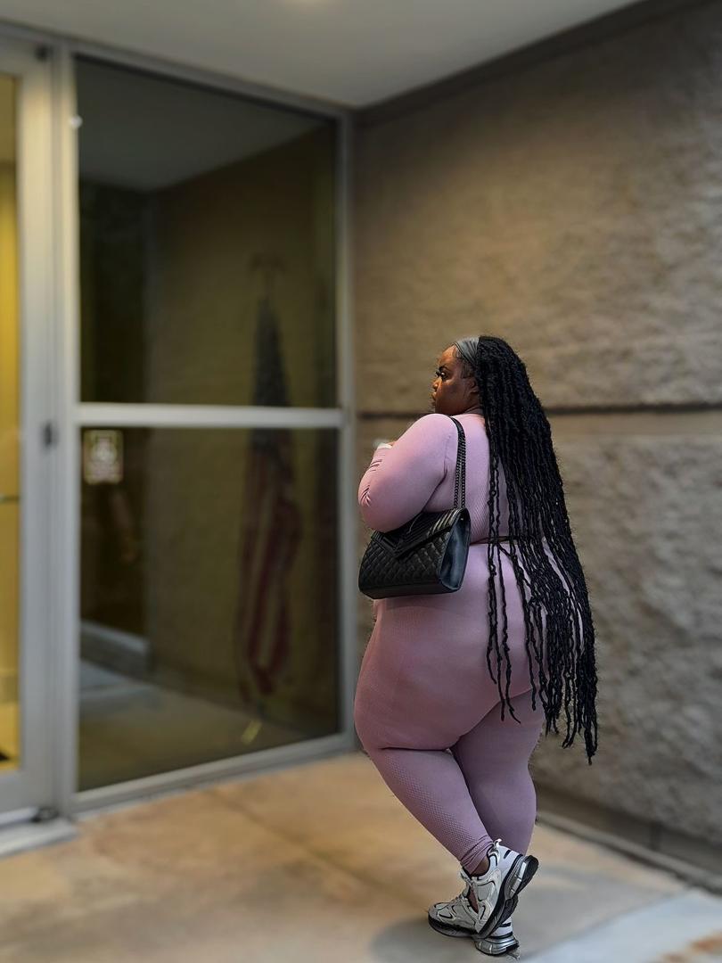 Uhunomas7's tweet photo. What's your take on plus Size women ? 

Yah or nah https://t.co/N35a4QLuOc