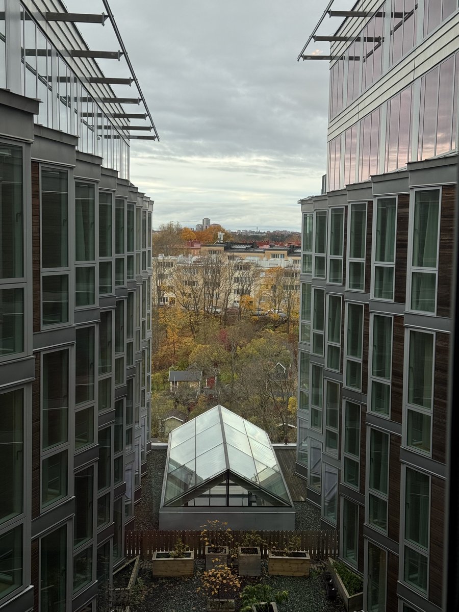 bijousugar's tweet photo. ให้ Stockholm, Sweden เป็นอีกเมืองตึกสวยมาก โดยเฉพาะตรงริมแม่น้ำ โทนสีให้ไวป์ที่อบอุ่นไปอีกแบบ https://t.co/pUg9bEF57p